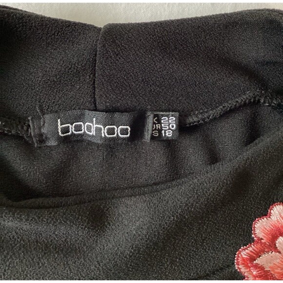 Boohoo Top Women's Size 18 Black Cut Sleeve Embroidered High Collar Cropped - Picture 4 of 10